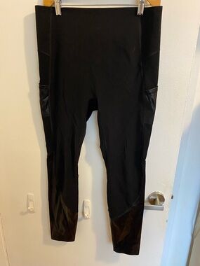 SPANX Black Sculpting Leggings with Matte Trim